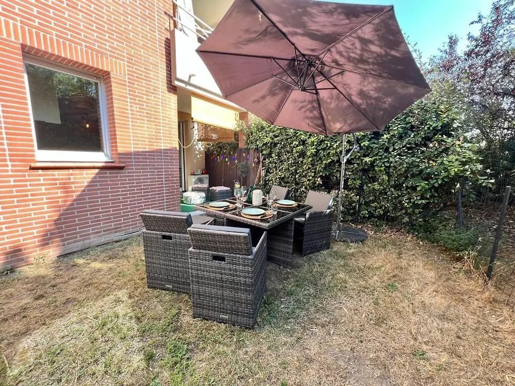 トゥールーズLe Ernest - Parking Inclus, Jardin Prive Et Piscineアパートメント フランス